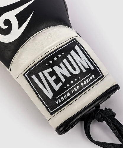 Gants de Boxe Pro Venum Giant 2.0 Mike Tyson avec Lacets - Noir Profond/Blanc Optique