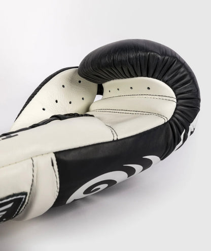 Gants de Boxe Pro Venum Giant 2.0 Mike Tyson avec Lacets - Noir Profond/Blanc Optique